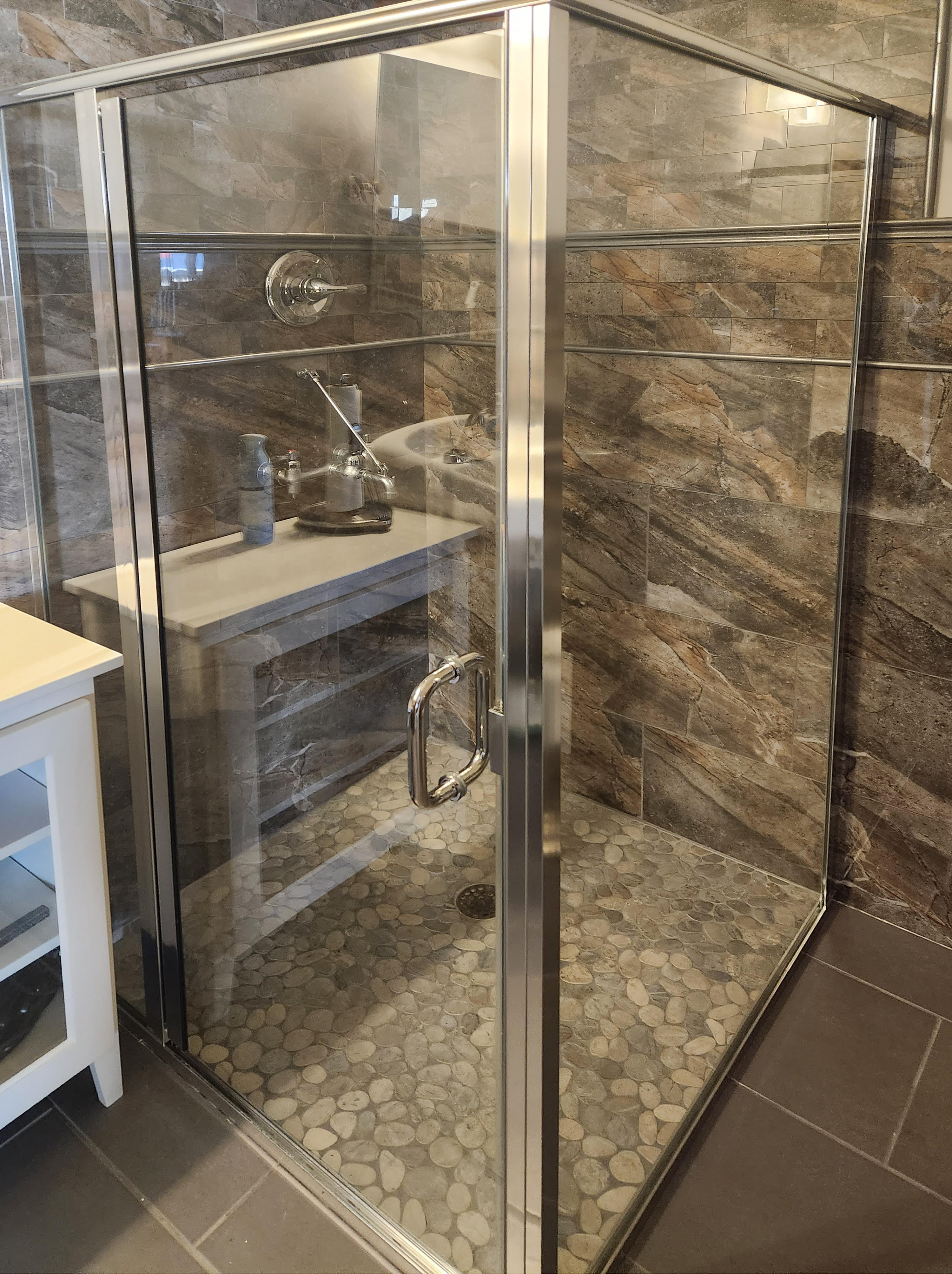 bisco Infinity Semi-Frameless 1/4-inch Glass Swing Door, Inline Panel